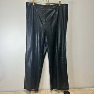 NWOT 7 For All Mankind Faux Leather Wide Leg High Rise Cropped Pants, Sz L